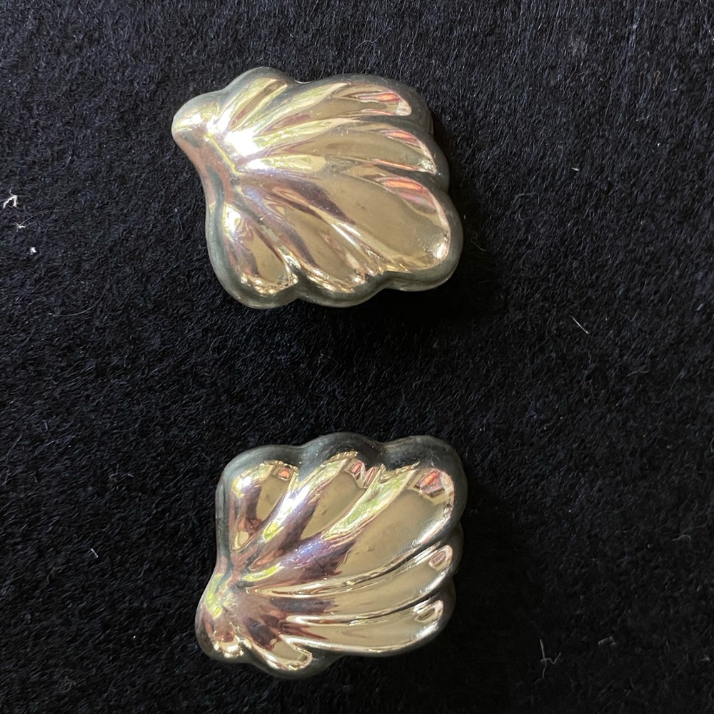 Vintage Silver Shell Earrings